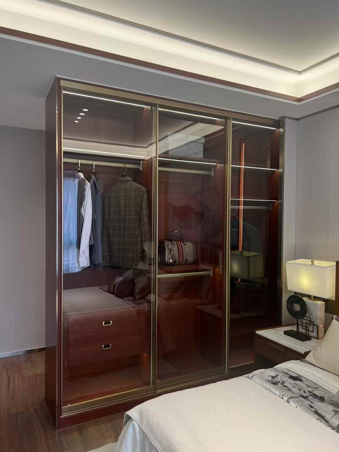 Glass Aluminum Wardrobe