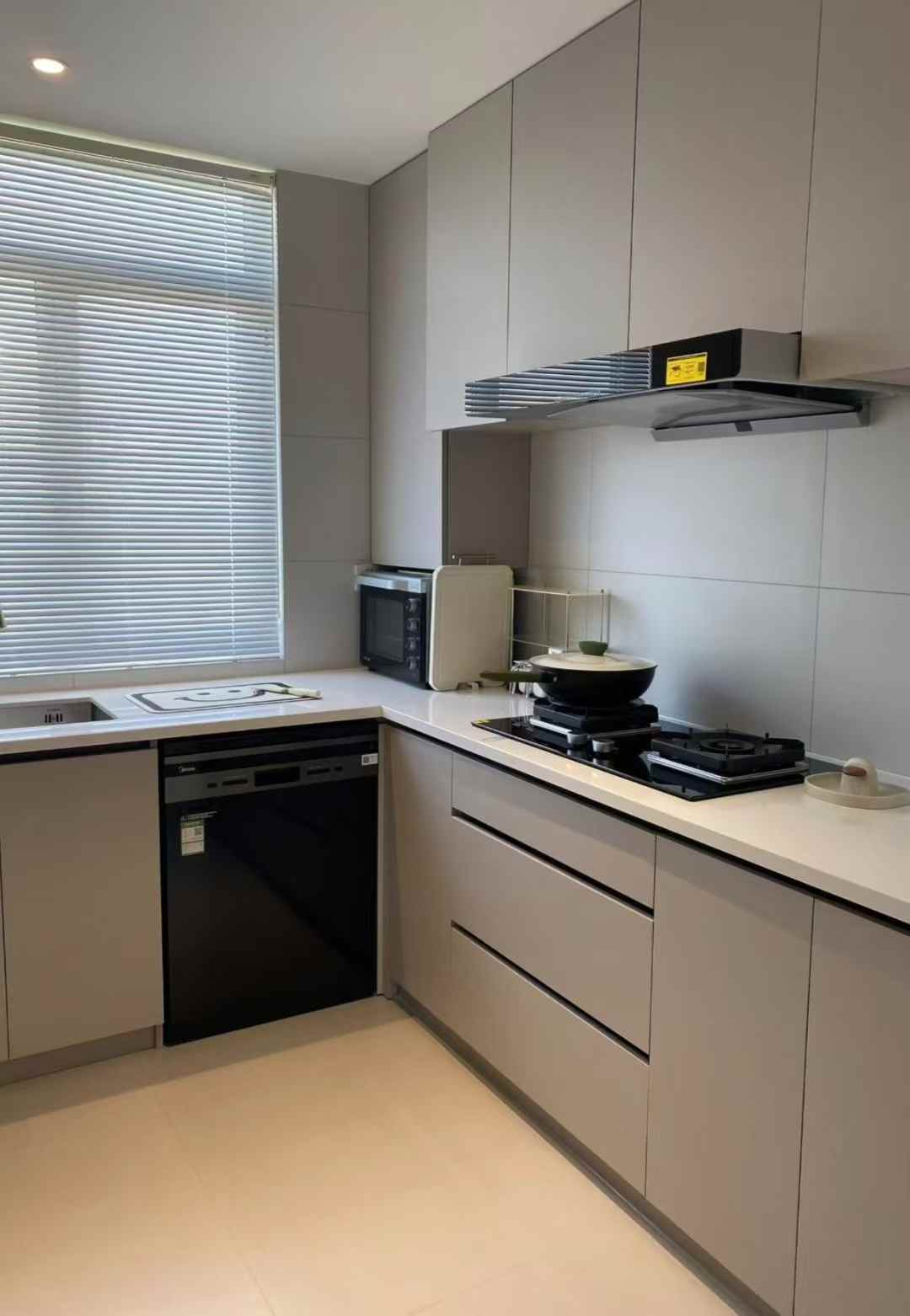 Ancient Style Kitchen Cabinet