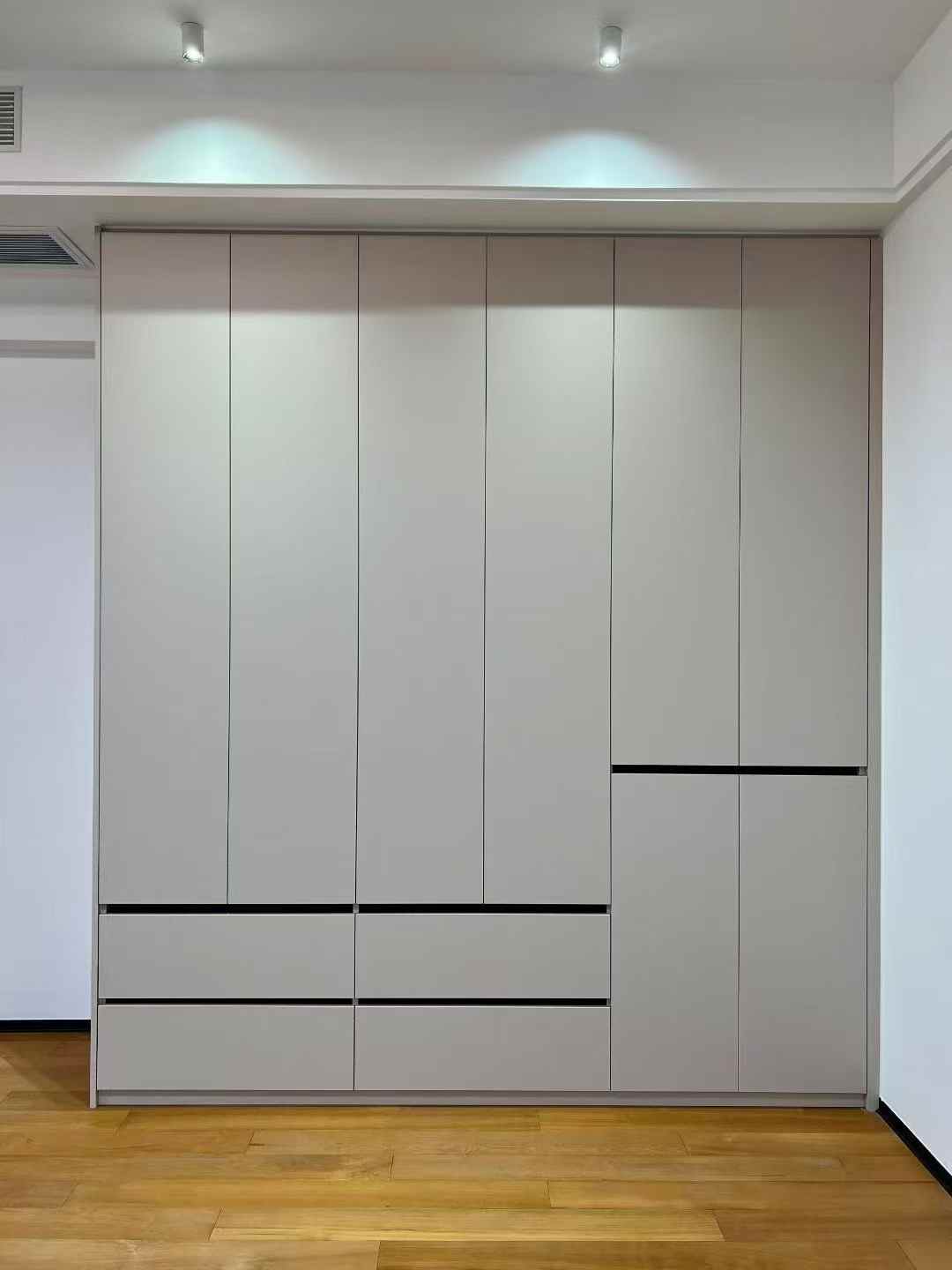 Mordern Style Wardrobe